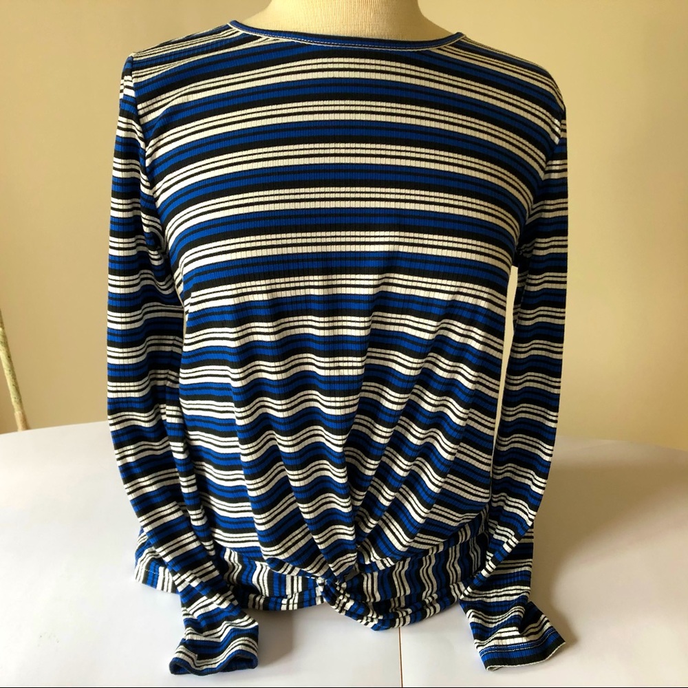 5/$25 Como Blu Twist Front Top Size M